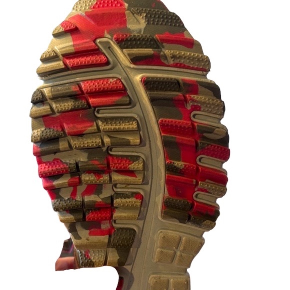 ASICS Women’s Charcoal and Crimson Athletic Shoes - Picture 13 of 13